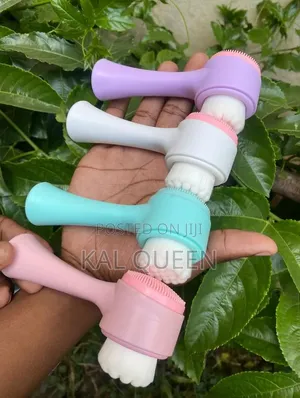 Double -Sided Silicone Facial Cleansing Brush