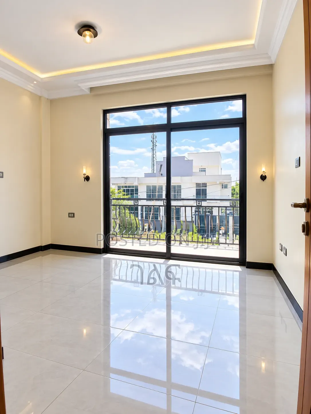 5bdrm House in 🏡አያት ለሽያጭ የቀረበ G+1, Bole for sale