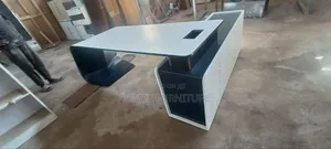 Managerial Desk | የማናጀር ጠረጴዛ