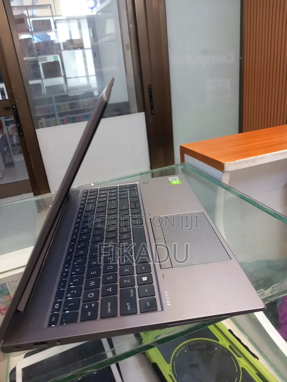New Laptop HP Zbook Studio G7 16GB Intel Core i7 SSD 512GB