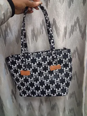 Elegant Women's Handbag – Multicolor Fashion Bag | NARÉLA
