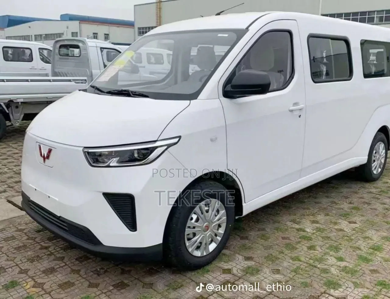 New Bus 2025 White