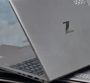 New Laptop HP ZBook Firefly G8 16GB Intel Core i5 SSD 512GB