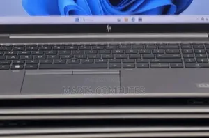 New Laptop HP ZBook Firefly G8 16GB Intel Core i5 SSD 512GB