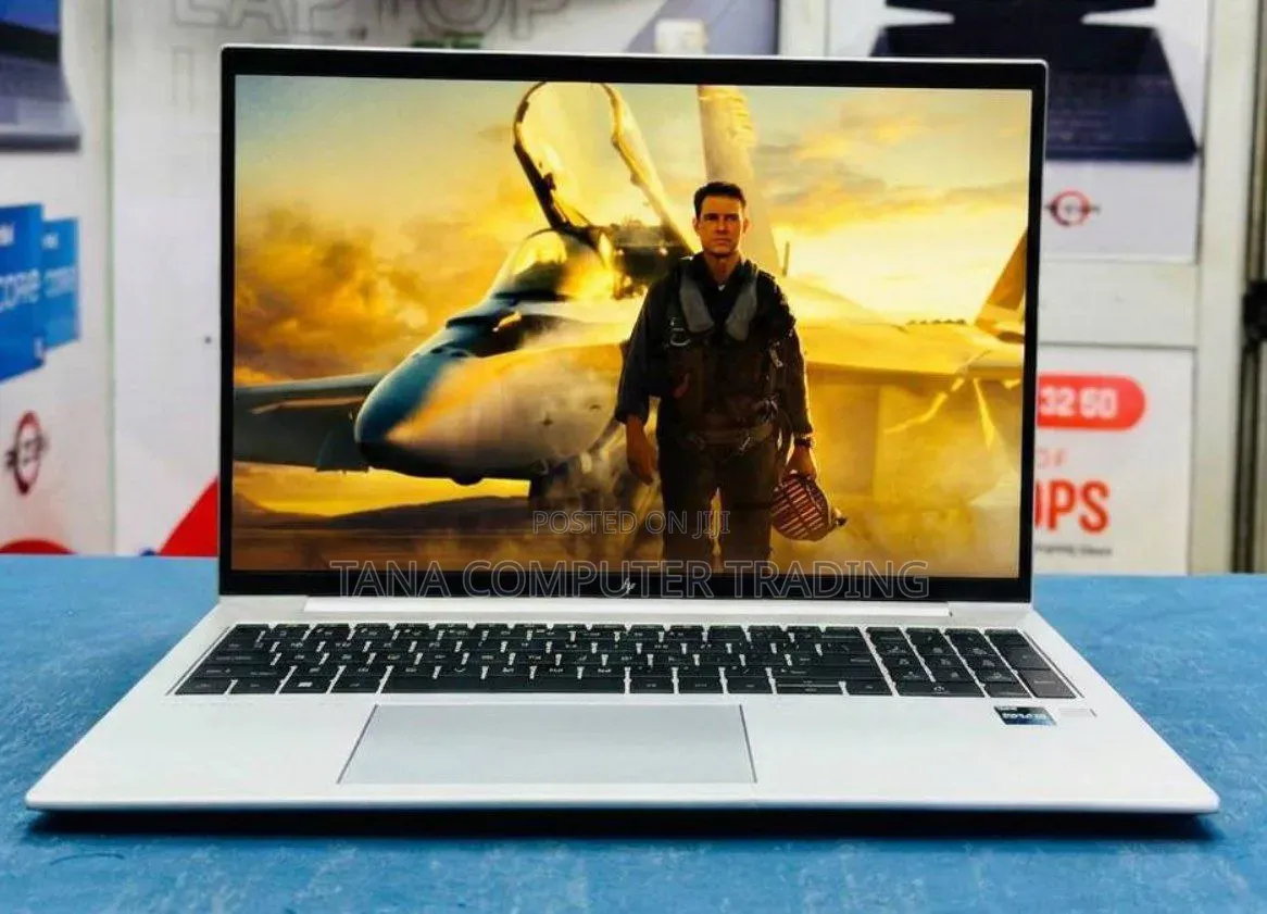 New Laptop HP EliteBook 860 G9 16GB Intel Core i7 SSD 512GB