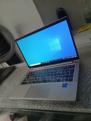 New Laptop HP EliteBook 830 G8 16GB Intel Core i5 SSD 512GB