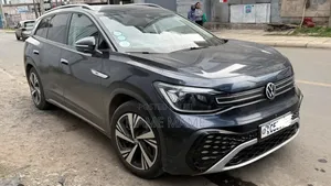 Volkswagen ID.6 2023 Gray