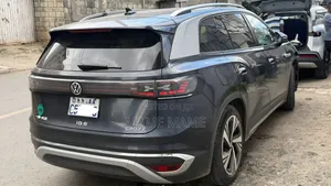 Volkswagen ID.6 2023 Gray