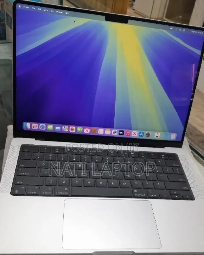 New Laptop Apple MacBook Pro 2024 M4 24GB Apple M4 Pro SSD 512GB