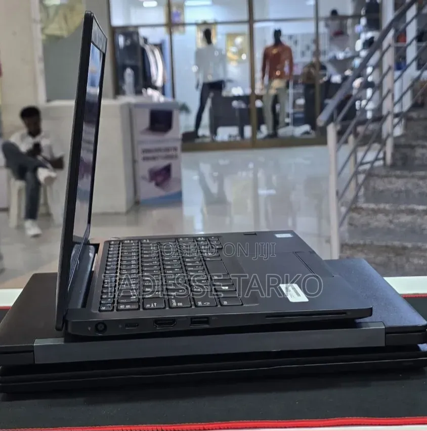 New Laptop Dell Latitude 7390 8GB Intel Core i5 SSD 256GB