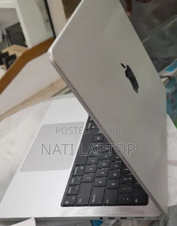 New Laptop Apple MacBook Pro 2024 M4 24GB Apple M4 Pro SSD 512GB