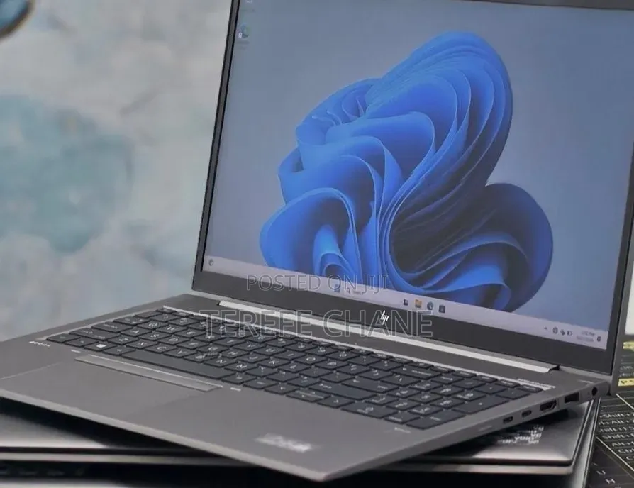 New Laptop HP ZBook 14 16GB Intel Core i5 SSD 512GB