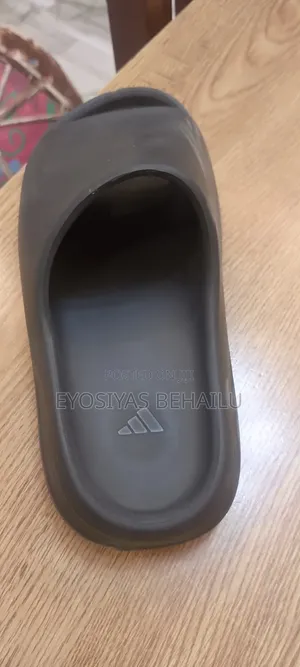 Yeezy Slides