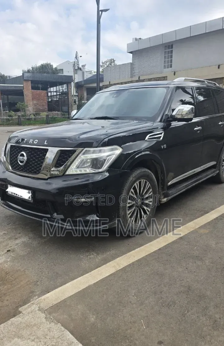 Nissan Patrol 2017 Black