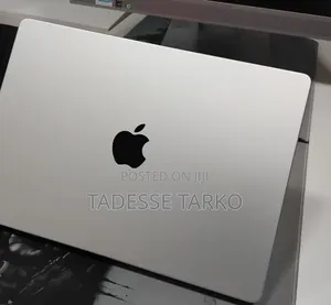 New Laptop Apple MacBook Pro 2024 M4 16GB Apple M4 Pro SSD 512GB