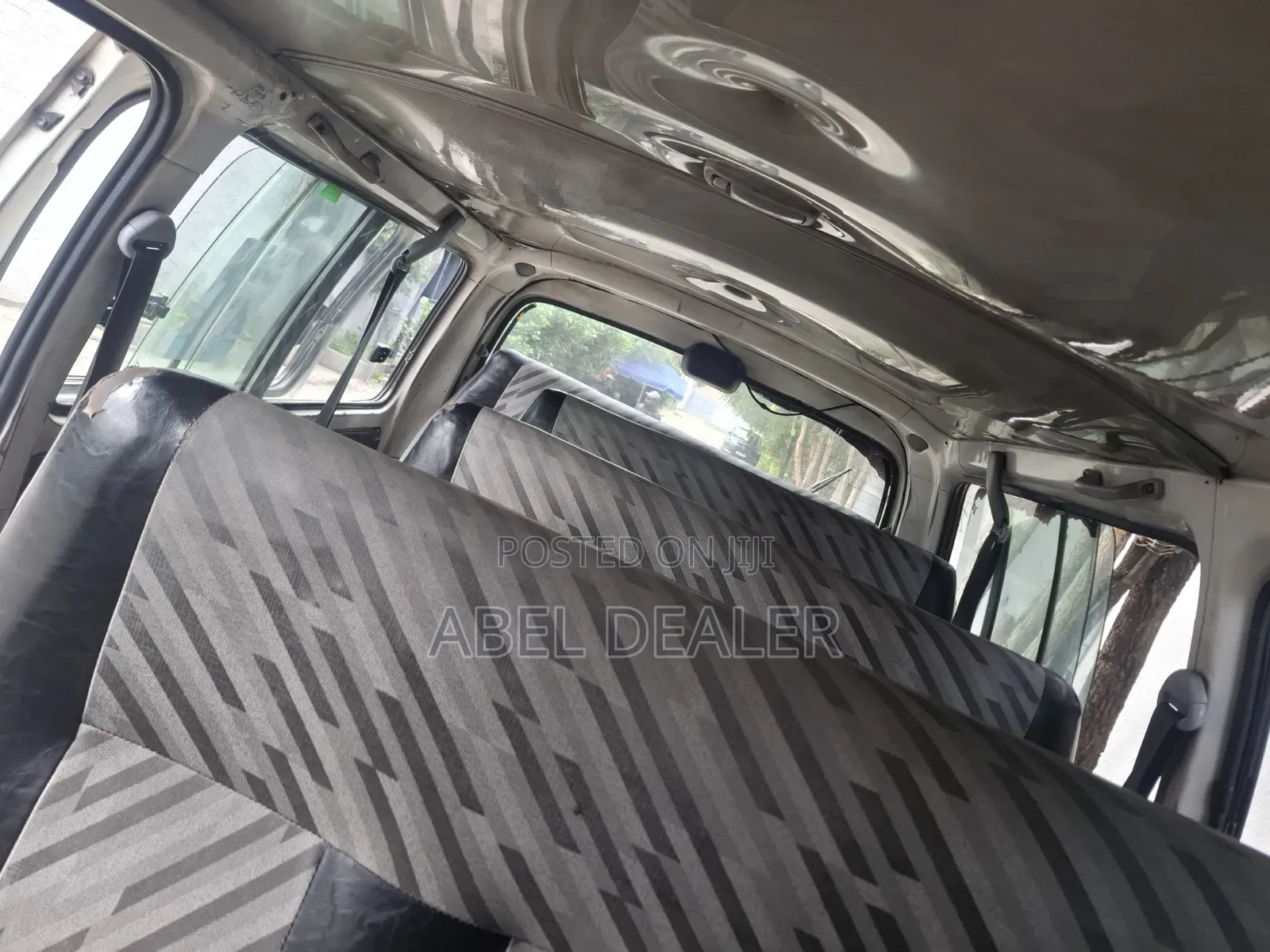 Toyota Grand HiAce 2002 White