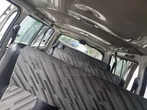 Toyota Grand HiAce 2002 White