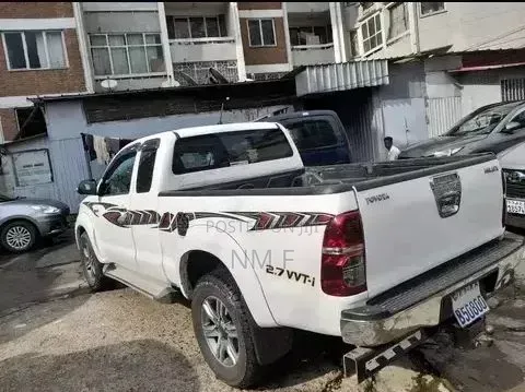 Toyota Hilux 2015 White