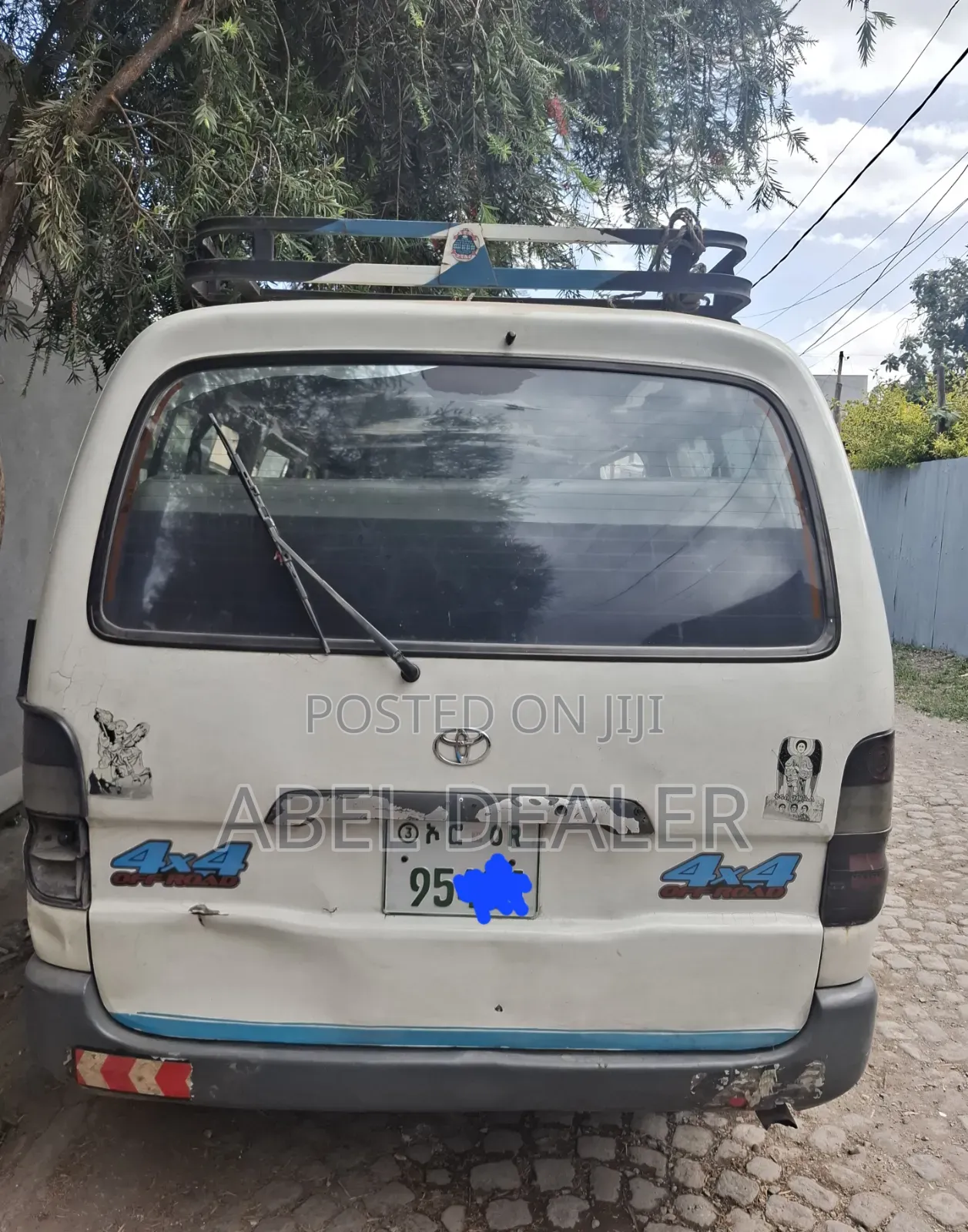 Toyota Grand HiAce 2002 White