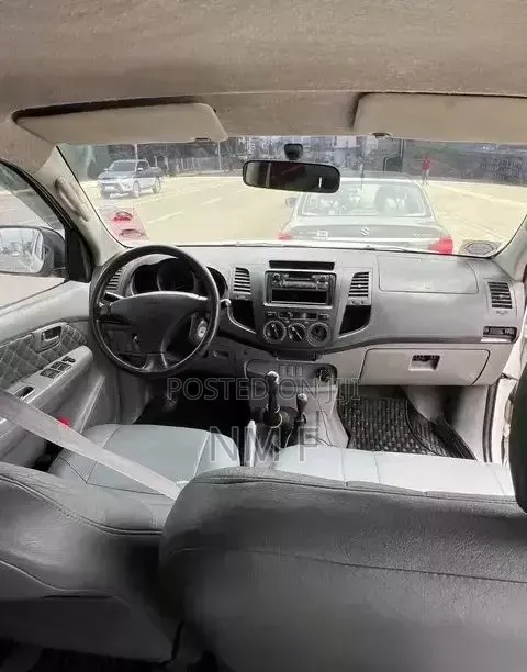 Toyota Hilux 2015 White