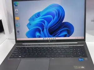 New Laptop HP ZBook Firefly G8 16GB Intel Core i7 SSD 512GB