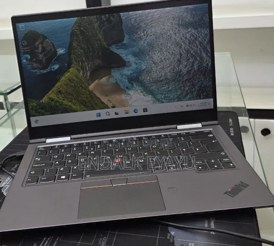 New Laptop Lenovo ThinkPad X1 Yoga 16GB Intel Core i7 SSD 512GB