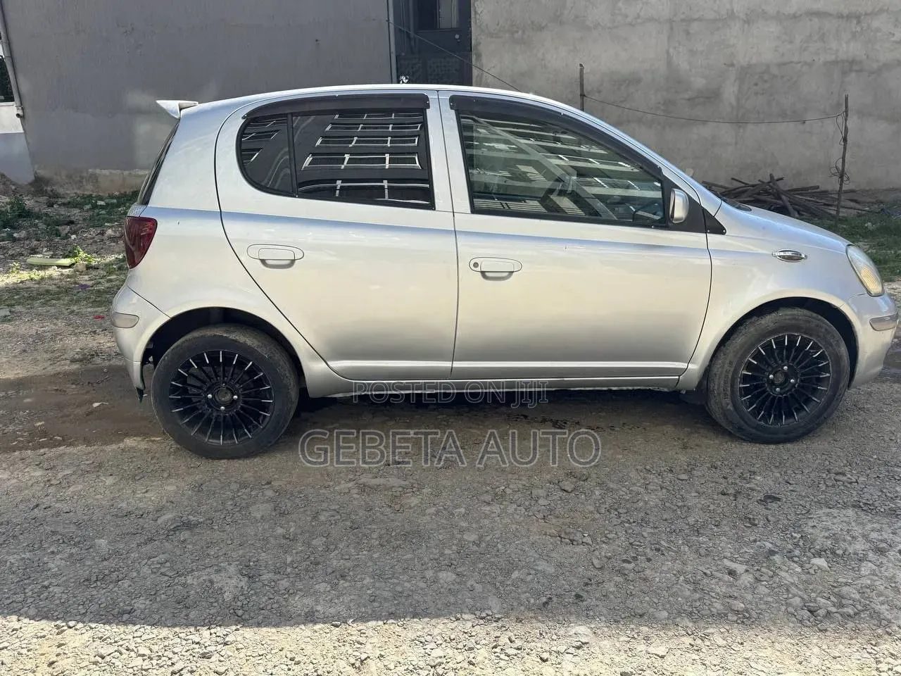 Toyota Vitz 2002