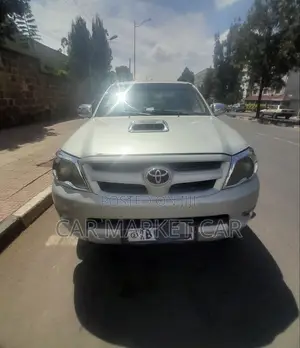 Toyota Hilux 2.5 D-4D 2007 Gold