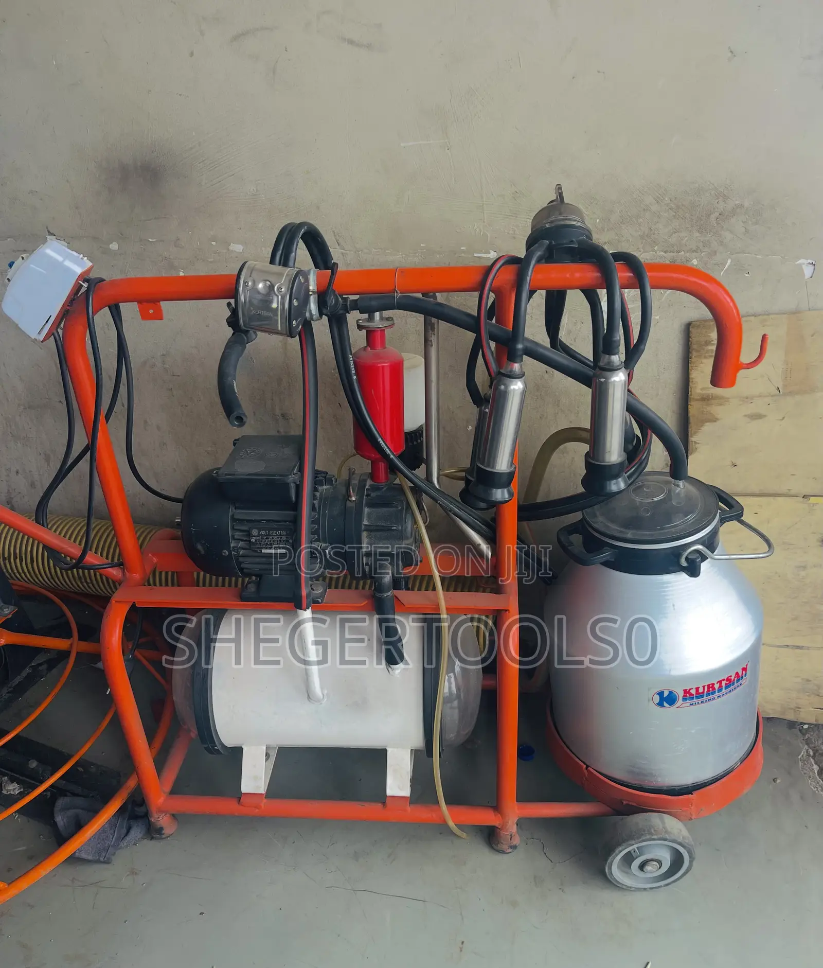 Cow Milking Machine