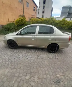 Toyota Platz 1.0 FWD 2005 Gold