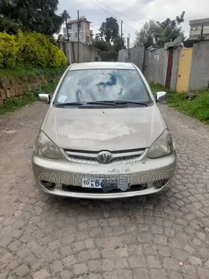 Toyota Platz 1.0 FWD 2005 Gold