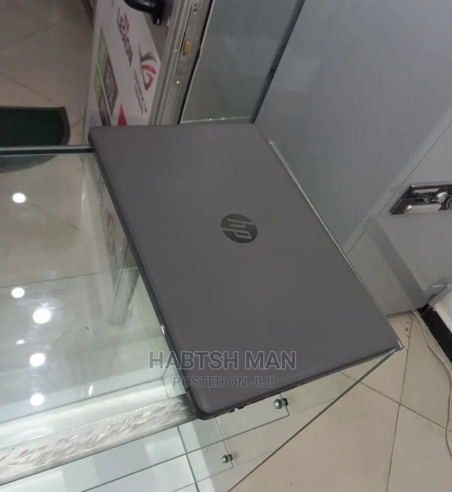 New Laptop HP Stream Notebook 8GB Intel Core I7 HDD 1T