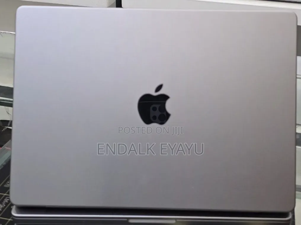 New Laptop Apple MacBook Pro 2020 M1 32GB Apple M1 Pro SSD 512GB