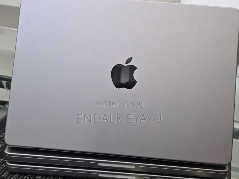 New Laptop Apple MacBook Pro 2020 M1 32GB Apple M1 Pro SSD 512GB
