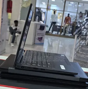 New Laptop Dell Latitude 7390 8GB Intel Core i5 SSD 256GB