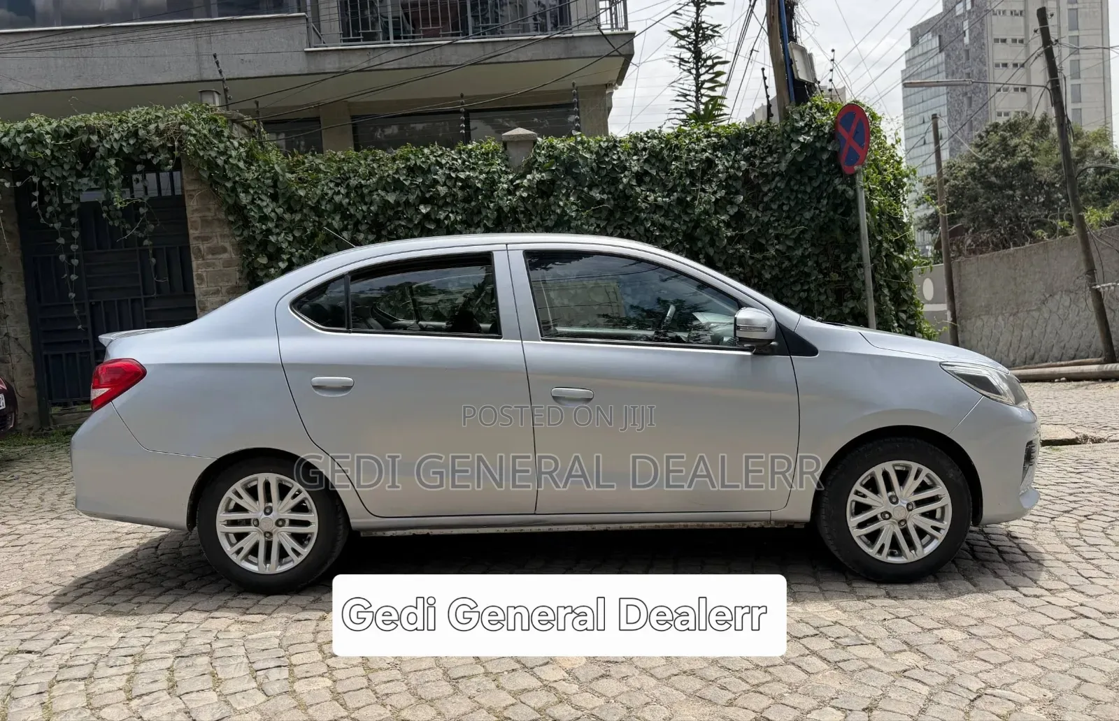 Mitsubishi Attrage 2021 Silver