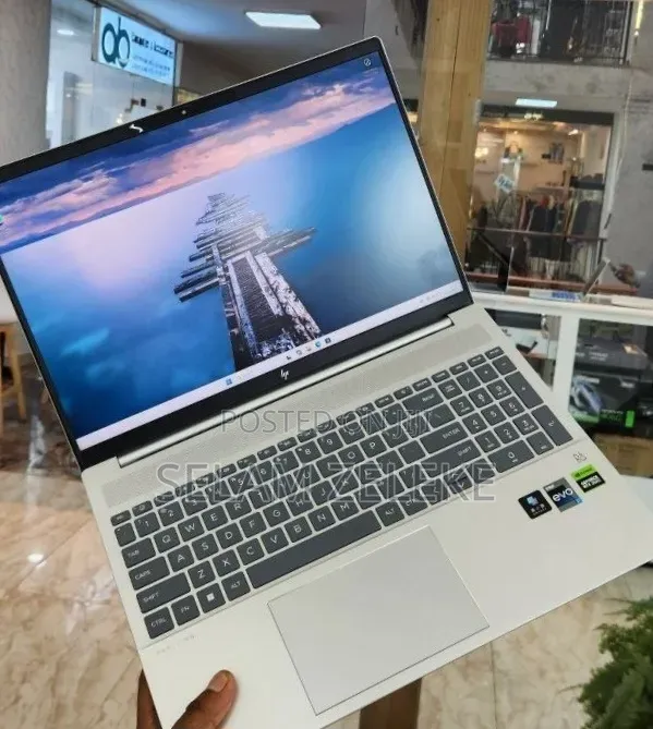 New Laptop HP 16GB Intel Core i7 SSD 1T