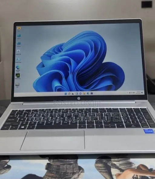 New Laptop HP EliteBook 845 G8 16GB Intel Core i5 SSD 512GB