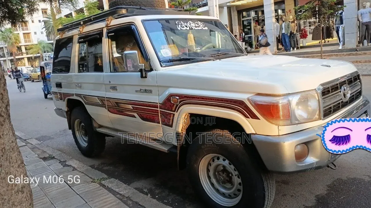 Toyota Land Cruiser 2008 White