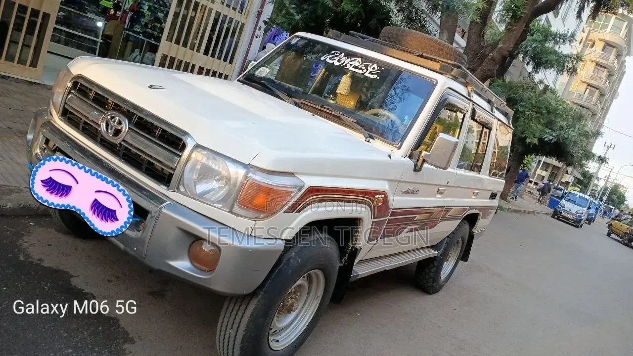 Toyota Land Cruiser 2008 White
