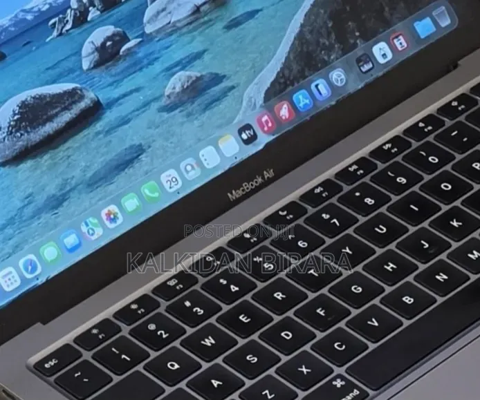 New Laptop Apple MacBook Air 2022 M2 8GB Apple M2 SSD 256GB