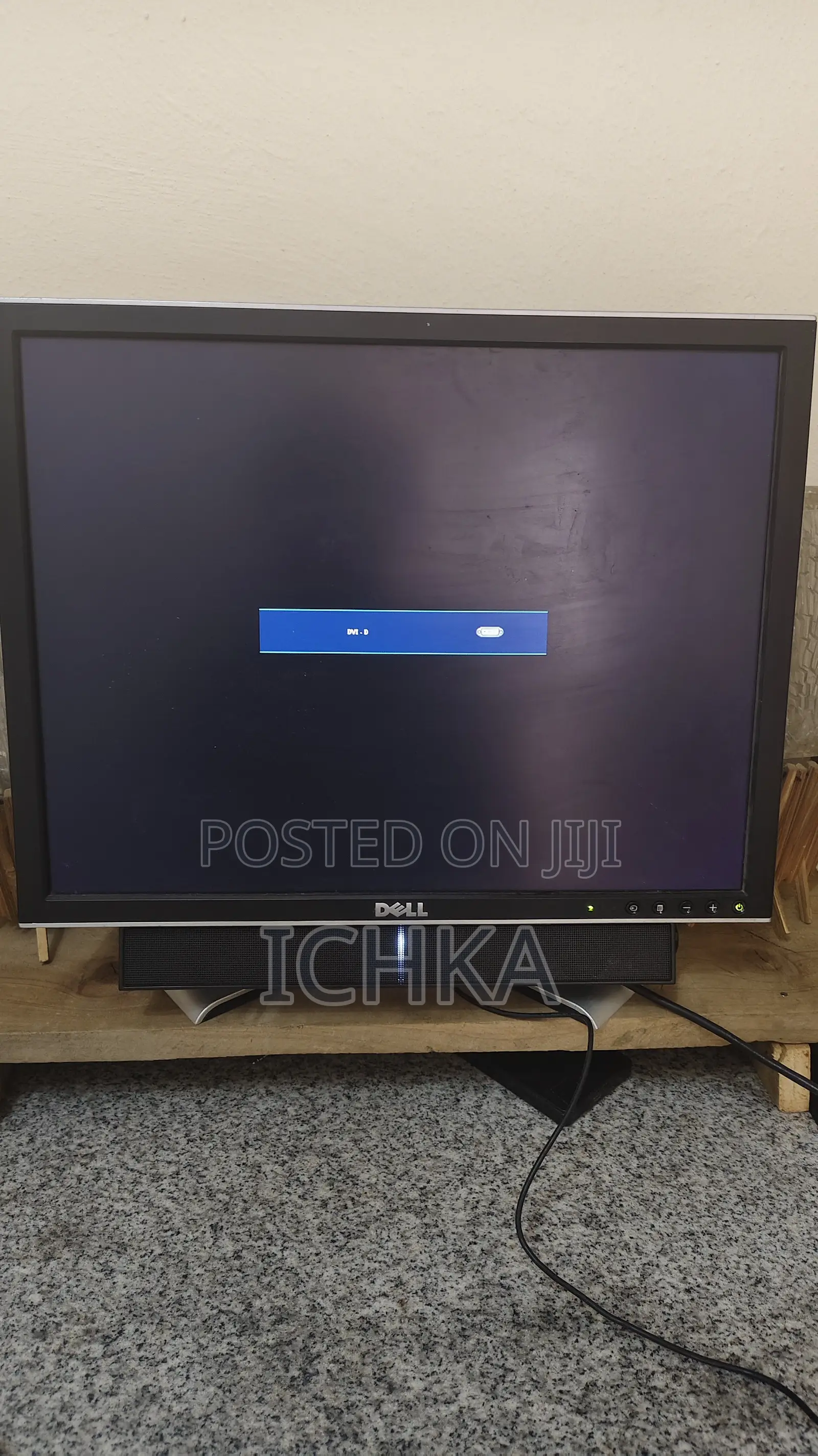 Dell 19" Monitor, Speaker Included (VGA, DVI, AV & S-Video)