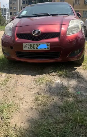 Toyota Yaris 2010 Burgundy