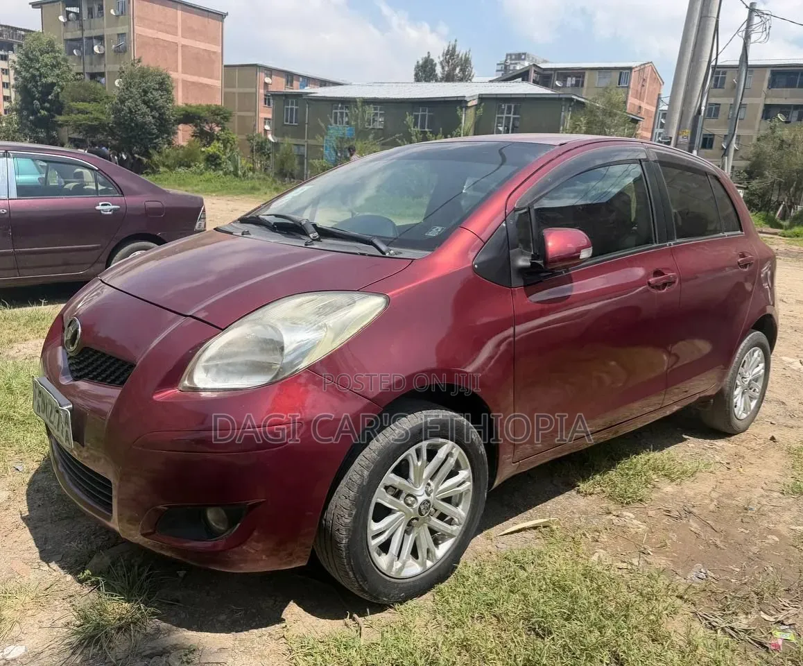 Toyota Yaris 2010 Burgundy