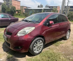 Toyota Yaris 2010 Burgundy