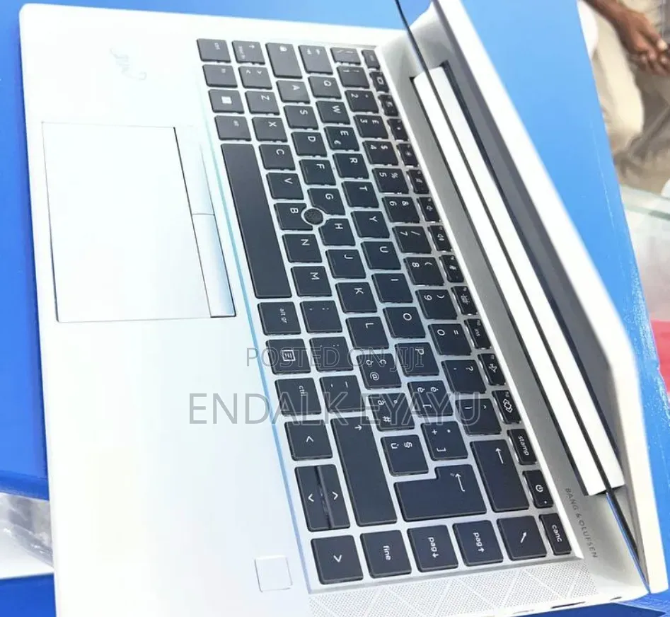New Laptop HP EliteBook 845 G8 16GB AMD Ryzen 5 SSD 512GB