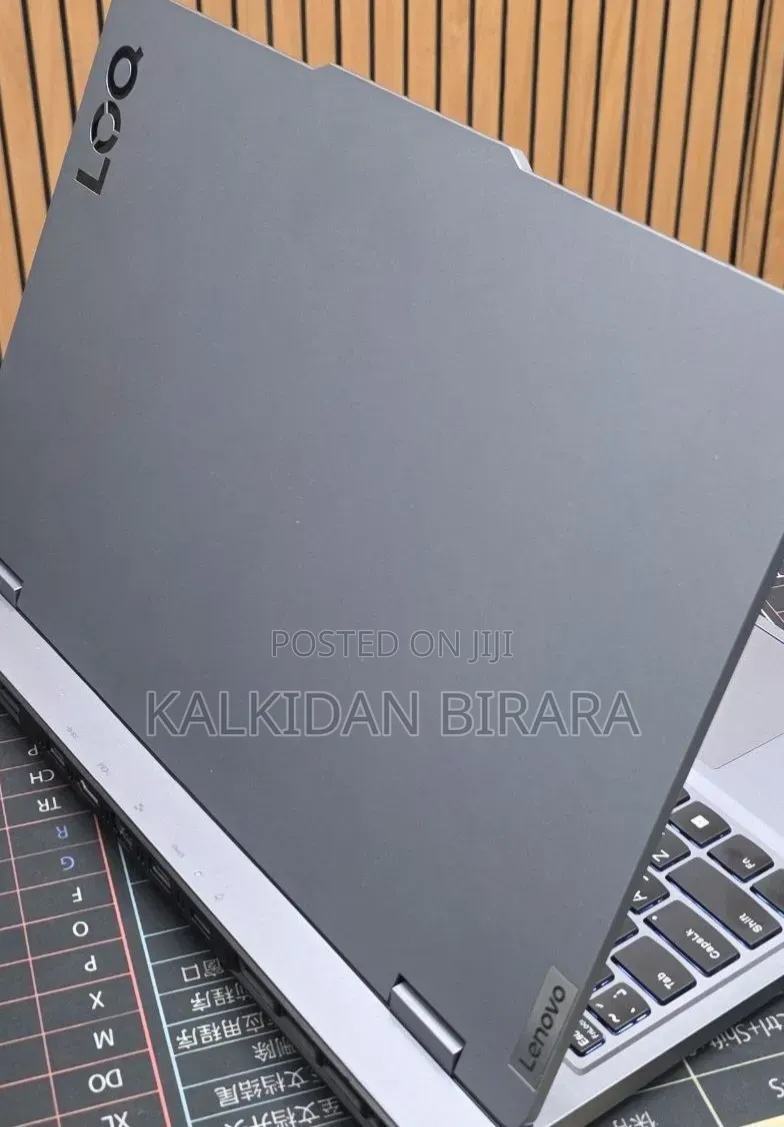 New Laptop Lenovo LOQ 15AHP10 8GB Intel Core i5 SSD 512GB