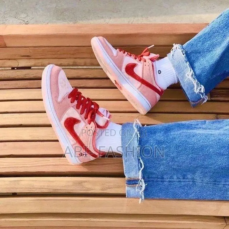 Nike SB Dunk Low StrangeLove Skateboarding Sneakers – New Arrival