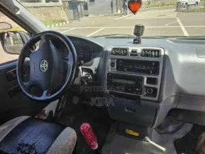 Toyota HiAce 2008 White