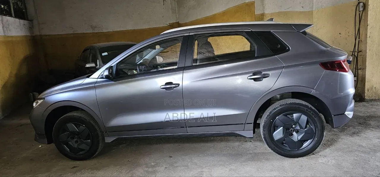 New BYD E2 43 kWh 94 hp FWD 2025 Black